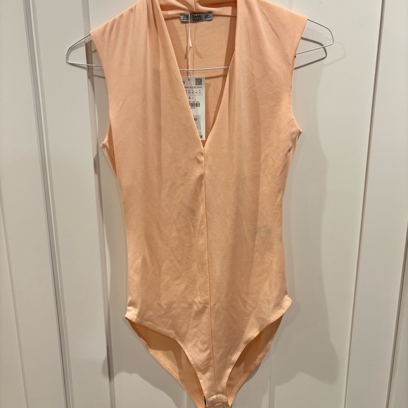 Zara Light Peach V-Neck Bodysuit - Picture 1 of 4